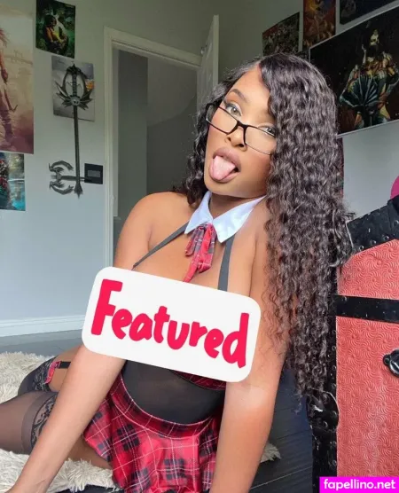 Phoenixskye OnlyFans Thumbnail #UqOTReJYSO