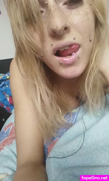 Phoenixsour OnlyFans Thumbnail #D4XkL7UpsZ