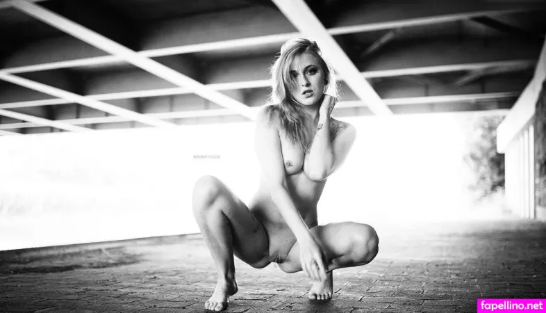 Phoenixsour OnlyFans Thumbnail #RibhwCcT9E