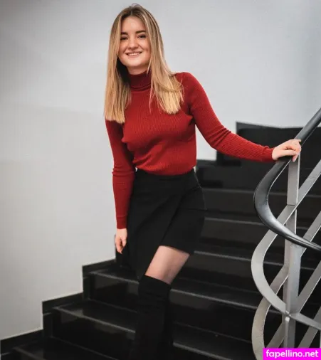 Pia Janina Tofall OnlyFans Thumbnail #LUMvCe7lly