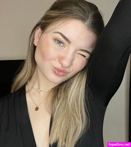 Pia Janina Tofall OnlyFans Thumbnail #WCzHrTWtCX