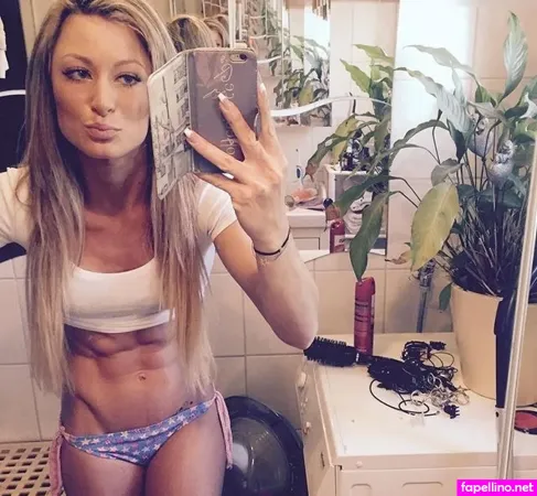 Pia Niedermeier OnlyFans Thumbnail #DgARUSrBOk