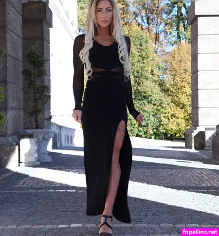 Pia Niedermeier OnlyFans Thumbnail #rl3PpCXg22