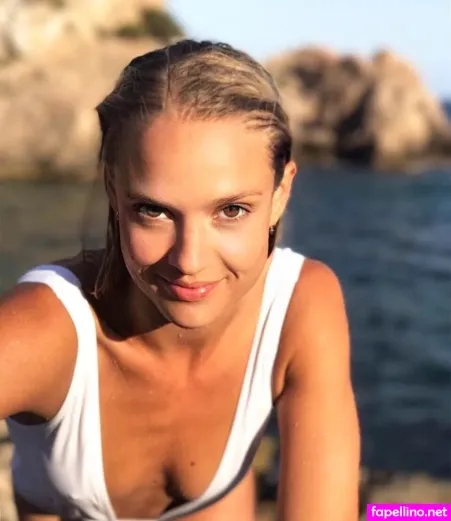 Pia Stutzenstein OnlyFans Thumbnail #qZnYvInc5z