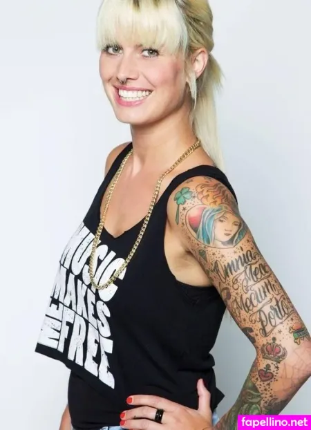 Pia Tillmann OnlyFans Thumbnail #jparT4YWRH