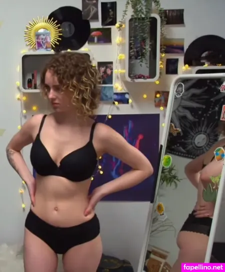 Pia Trmper OnlyFans Thumbnail #HlSuPy2wX9