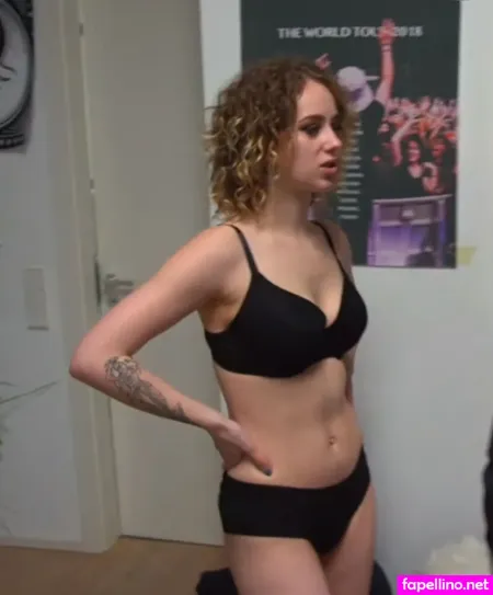 Pia Trmper OnlyFans Thumbnail #K8H16xb8mC