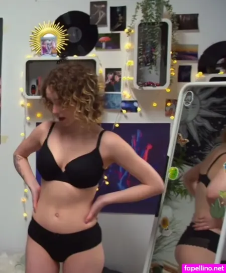 Pia Trmper OnlyFans Thumbnail #Ld5wbvx3Qm