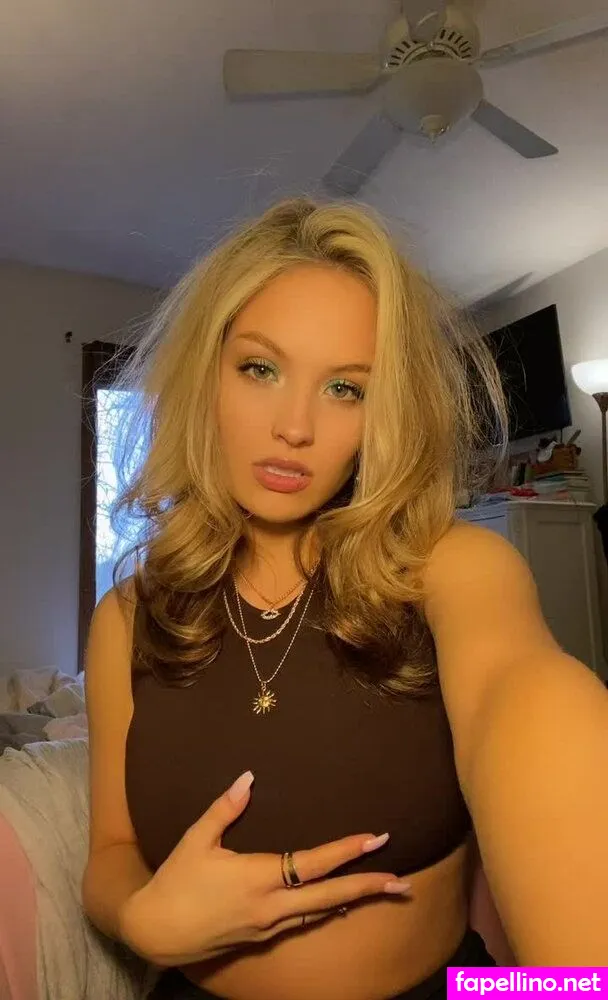 _miahandley, piaamiaaa Nude Leaked OnlyFans Photo #5zdujfyzT4