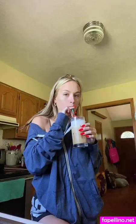 Piaamiaaa OnlyFans Thumbnail #r9jWl3xXwn