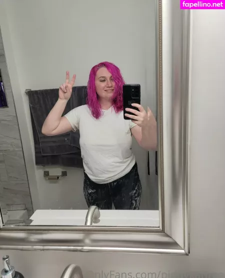 Piddykatfree OnlyFans Thumbnail #zWm1GcRKZr