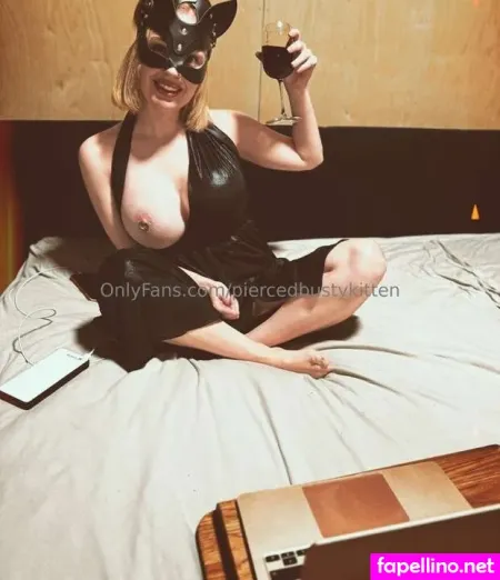 Piercedbustykitten OnlyFans Thumbnail #0exmvC0FB3