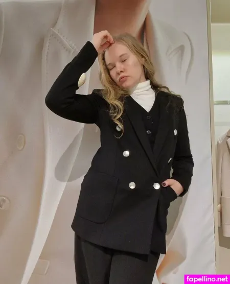 Pikkusiili OnlyFans Thumbnail #UgL0feC3oU