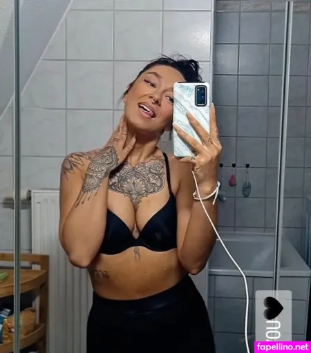 Pineapple Ink OnlyFans Thumbnail #YO1IqrcMzw