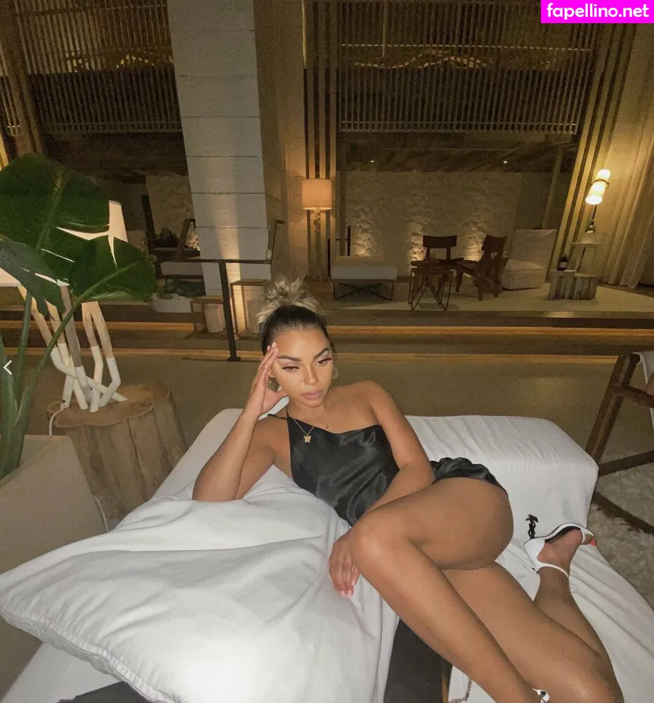 pineapplebarbie Nude Leaked OnlyFans Photo #9oVPIYcNyW