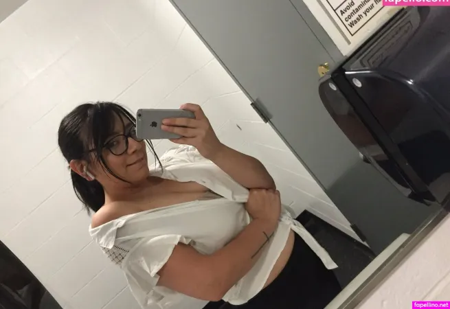 Pineapplepae OnlyFans Thumbnail #Sn7m21Rlf3