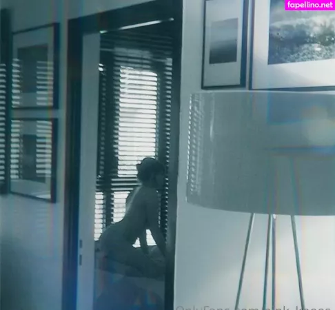 Pink Knees OnlyFans Thumbnail #YaiwvowEB6