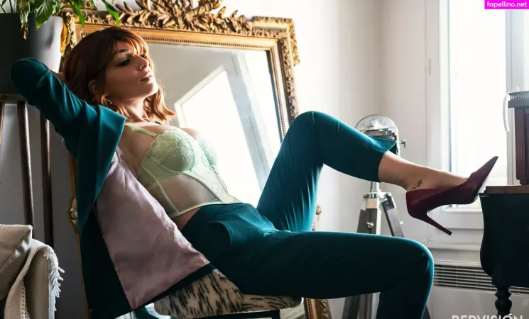 Pink Knees OnlyFans Thumbnail #YeULsk5OYt