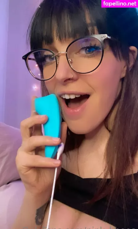 Pink Knees OnlyFans Thumbnail #zgDK45Iwxq