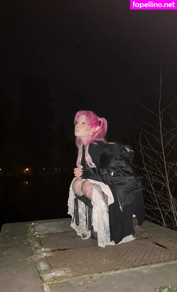 fairykaro, karolinantivist, pinkarosalina Nude Leaked OnlyFans Photo #4bPw6rKyBK
