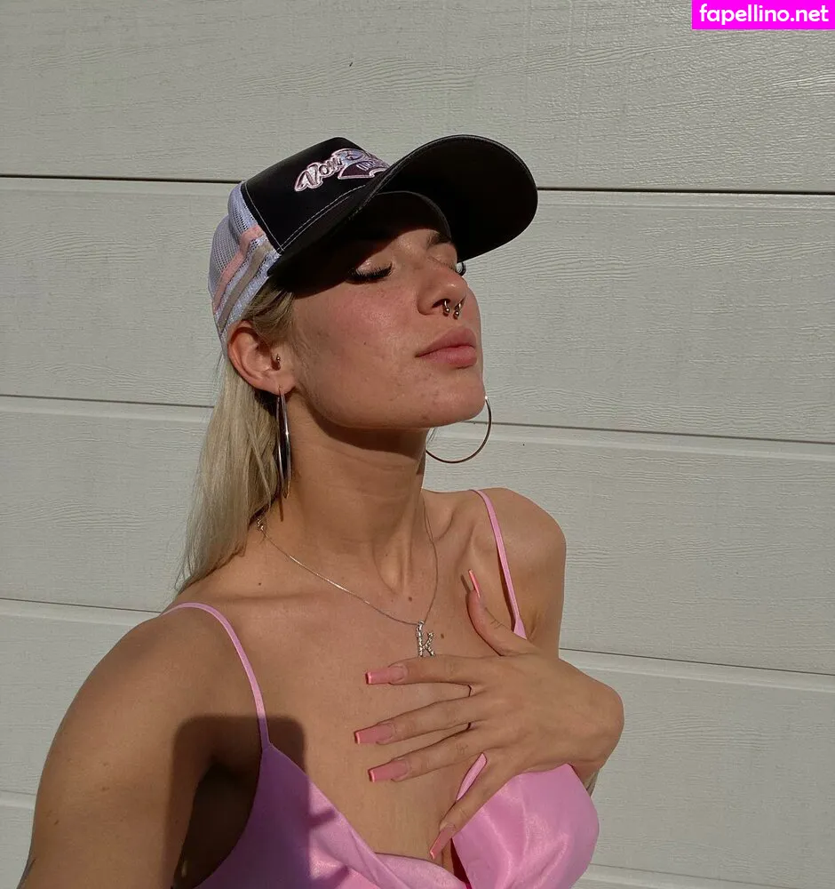 fairykaro, karolinantivist, pinkarosalina Nude Leaked OnlyFans Photo #BuMOkvNzc2