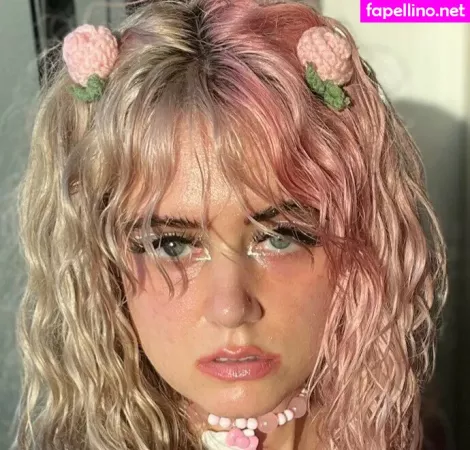 Pinkfloweremoji OnlyFans Thumbnail #533XyW32Ry