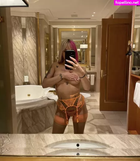 Pinkpantshoe OnlyFans Thumbnail #LNt7bL2nxB