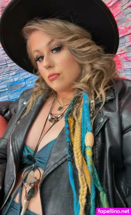 Piper Niven Main Profile Photo