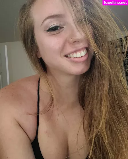 Pipermaepeach OnlyFans Thumbnail #g49OktgyxC