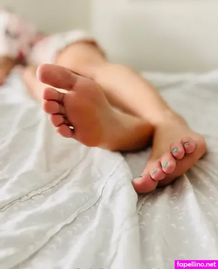 Piperrosefree Feet OnlyFans Thumbnail #3AeKNdrJ4V
