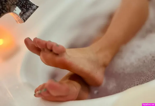 Piperrosefree Feet OnlyFans Thumbnail #3PUqWXmrjr