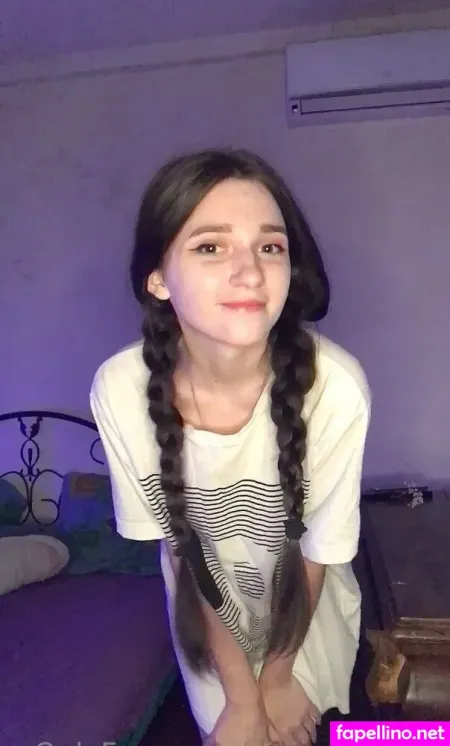 Pixie Polly 1 OnlyFans Thumbnail #97P8d7swCw