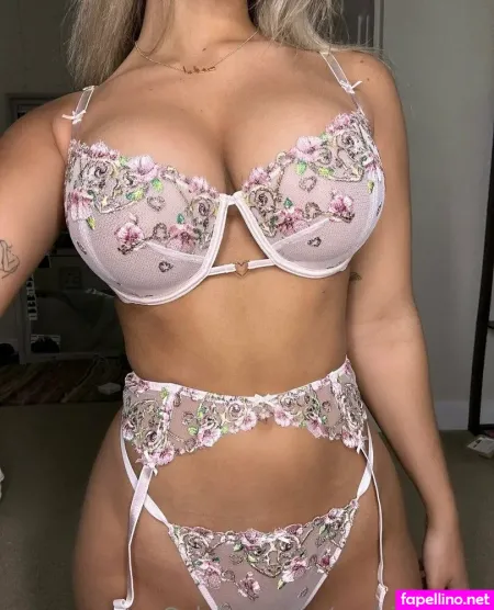 Pixie OnlyFans Thumbnail #tLKpV7FImq