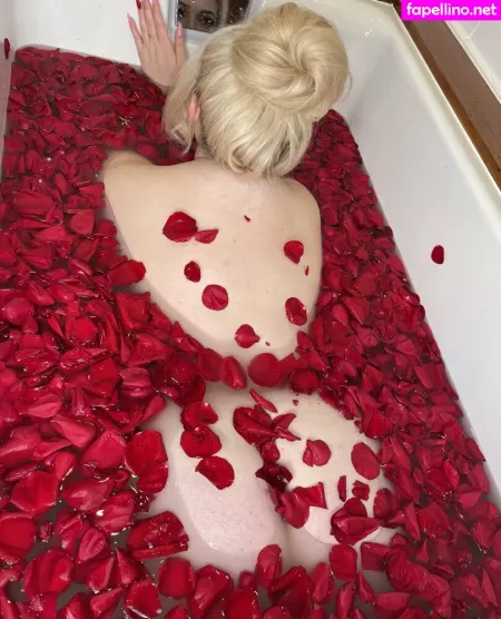 Pixiechickxoxo OnlyFans Thumbnail #Q4VSLlWhoN