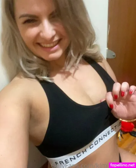 Playfulhousewife OnlyFans Thumbnail #4VW0F8ryN2