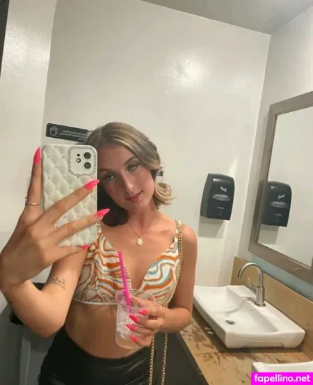 Playmatesashavip OnlyFans Thumbnail #4W93E8SW4E