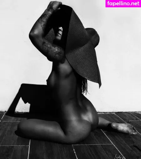 Poetique Girl OnlyFans Thumbnail #SIVE0hJGF0