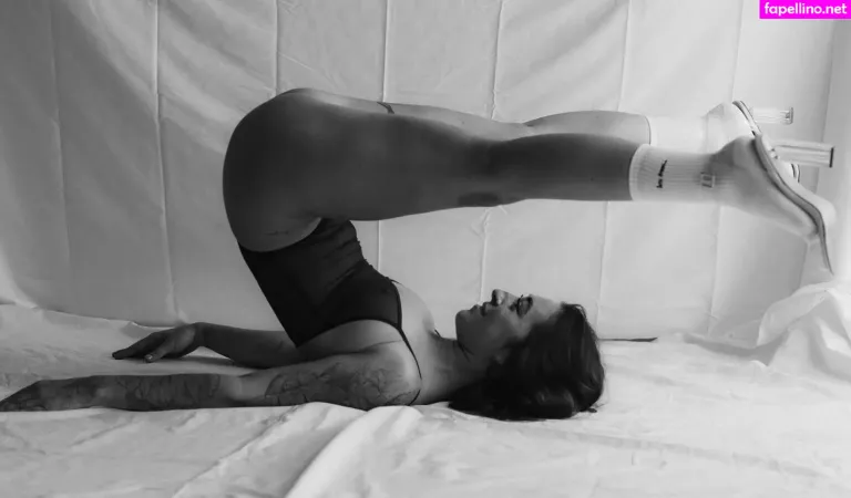 Poetiquegirl OnlyFans Thumbnail #5v4X5MsUcG