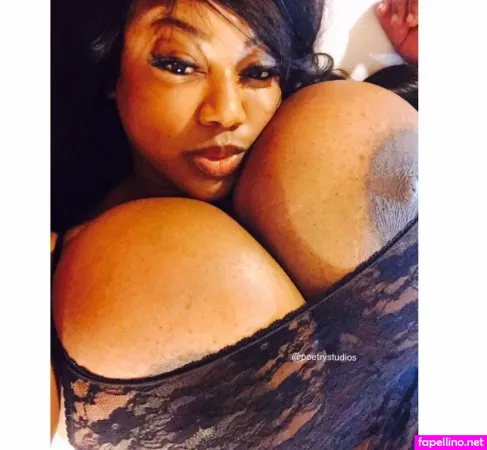 Poetrystudio OnlyFans Thumbnail #BgY3madO3W