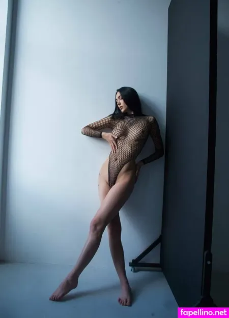 Poison Lips OnlyFans Thumbnail #JqJefvYk68