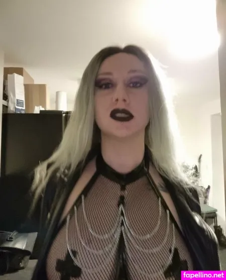 Poisonenvy92 OnlyFans Thumbnail #wN8GsXOOgo