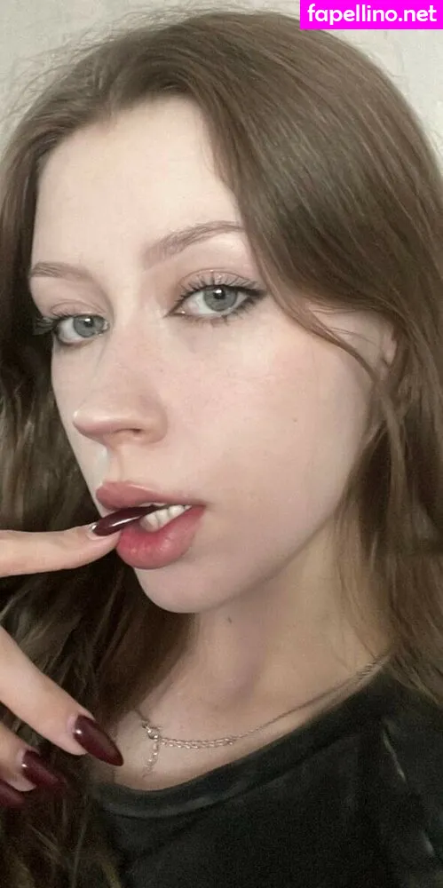 piececitosymanitas, poisoonn_girl Nude Leaked OnlyFans Photo #ouQbU288gT