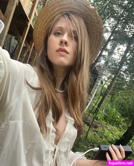 Polina Gentle Beast OnlyFans Thumbnail #MapPOGGoL5