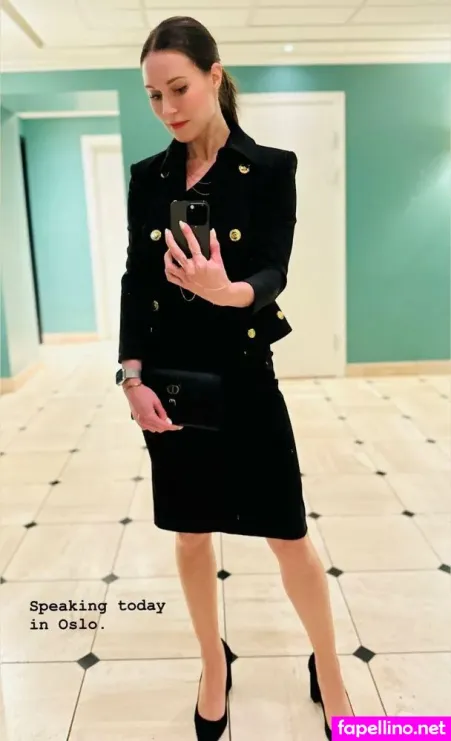 Politicians Female OnlyFans Thumbnail #0mrRhoruMV