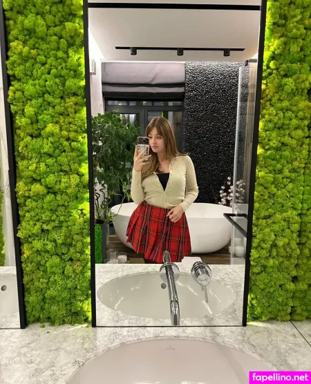 Polly Private OnlyFans Thumbnail #LjvMgSjYDu