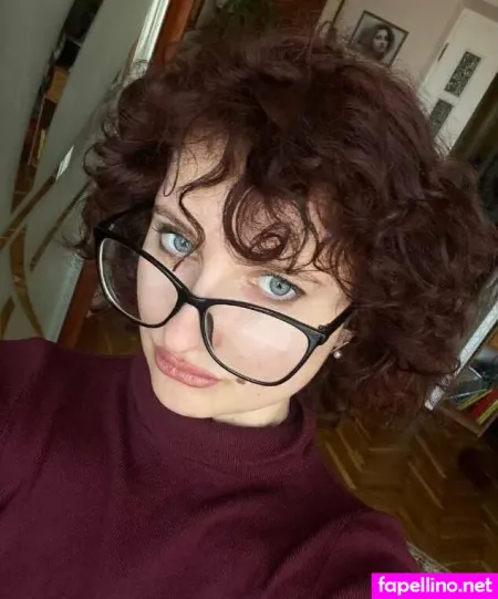 Polly Shine Main Profile Photo