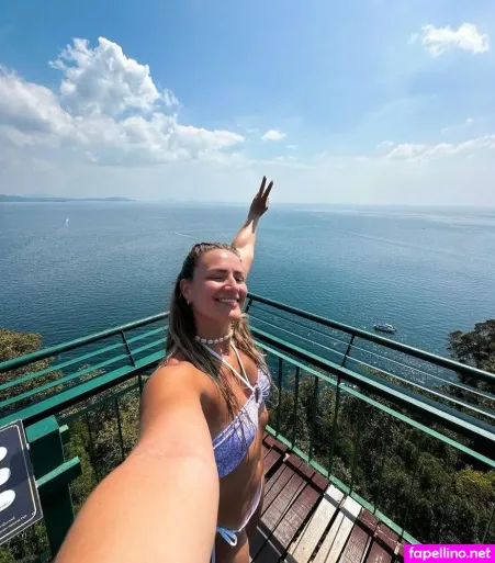 Pollyanna Isabella OnlyFans Thumbnail #ME9J5V38au