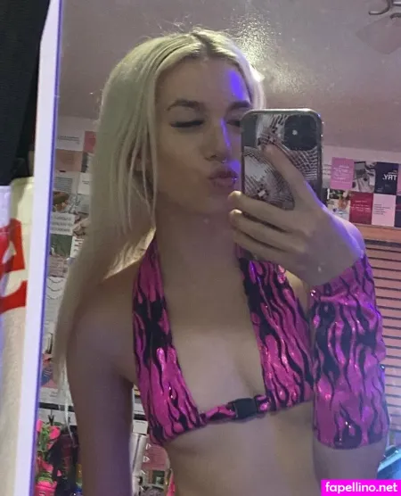 Pollybluefree OnlyFans Thumbnail #8ujwCf4PdD