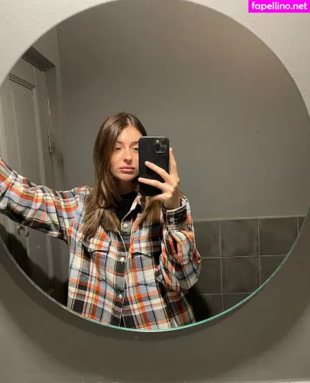 Pollylittlecaprice OnlyFans Thumbnail #RbNLcU6Og0