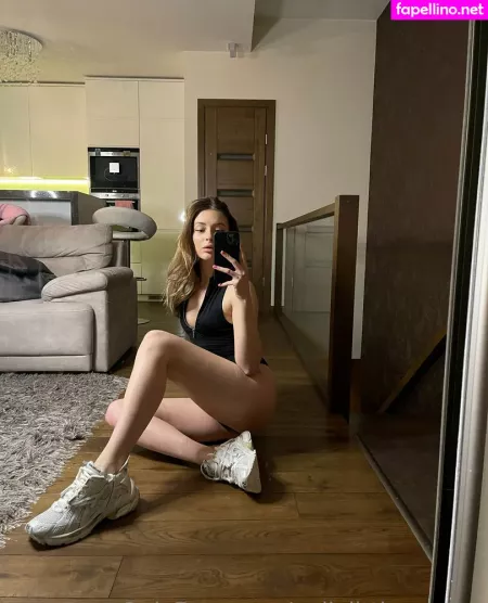 Pollylittlecaprice OnlyFans Thumbnail #rEzK7mnLEo